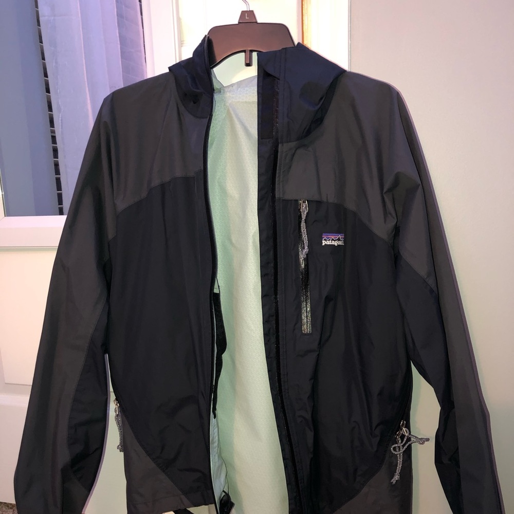 Patagonia Windbreaker / rain jacket